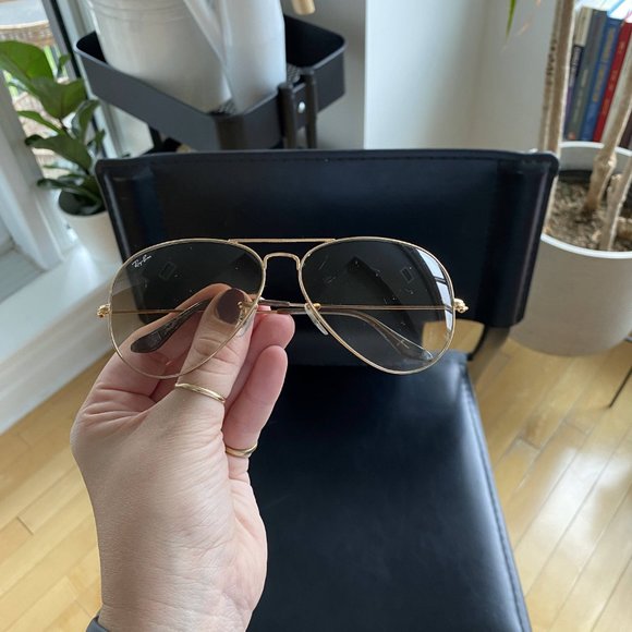 RayBan Aviator Sunglasses - Picture 1 of 5